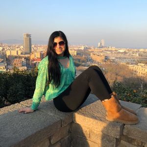 Meet your Posher, Savilla